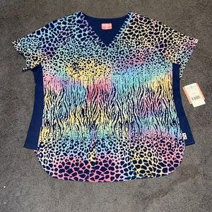 Zavate Ava Therese Trendy Spots Animal Print Women’s 2-pocket V-Neck Scrub Top